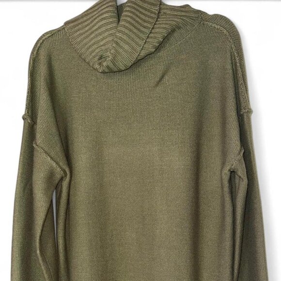 NWOT LONG SLEEVE GREEN MOCK NECK SWEATER - Picture 3 of 8